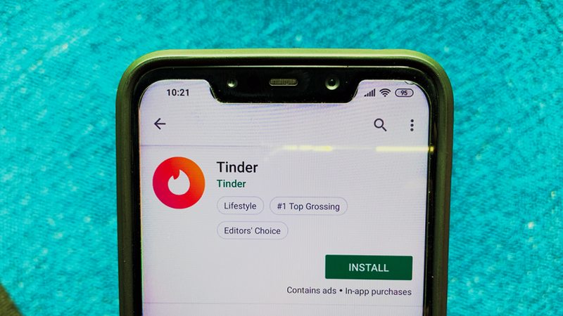 Tinder has launched a new payment process that bypasses the Google Play Store for payments on Android devices u00e2u20acu201d instead, payments made for premium services can now be made with credit cards directly in the app. u00e2u20acu2022 Picture via Soycincau