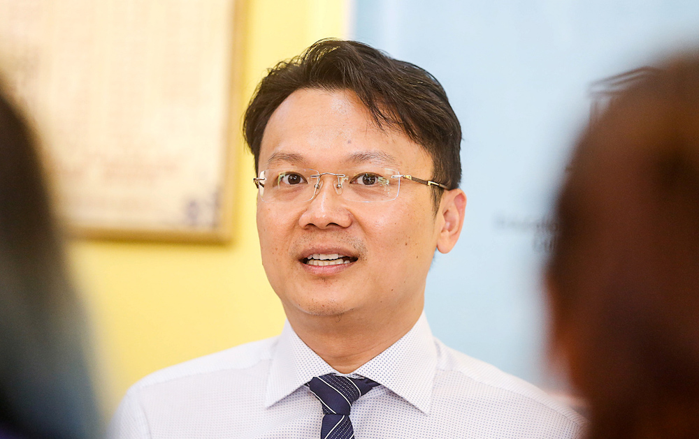 State Exco for Tourism Development, Arts, Culture and Heritage Yeoh Soon Hin speaks to the press about the Textiles Conservation Community Project in Georgetown August 2, 2019. u00e2u20acu201d Picture by Sayuti Zainudin 