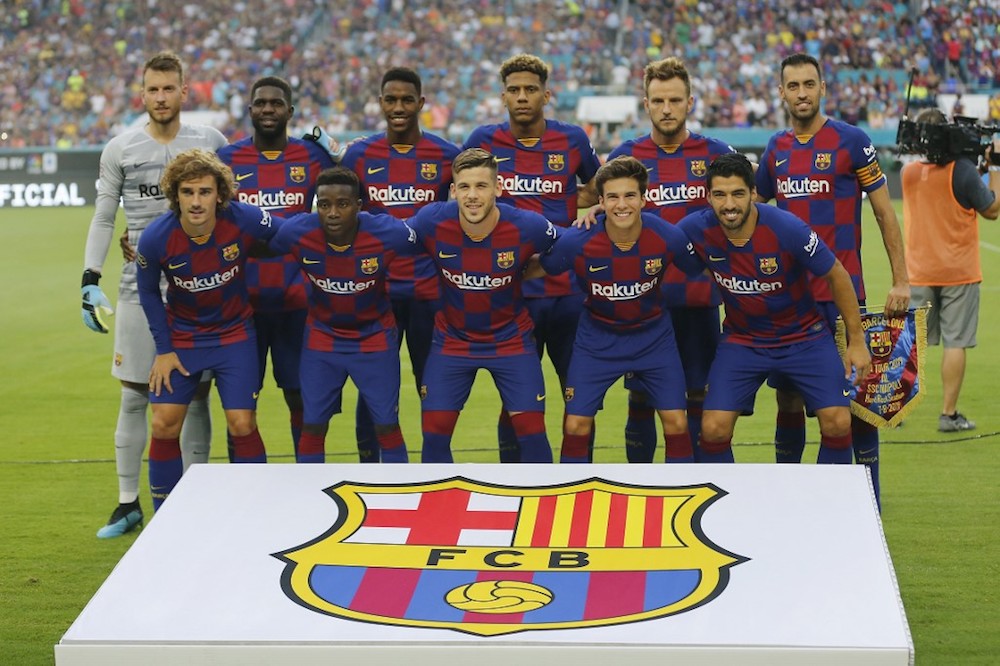 Barcelona players pose for a team photo prior to the game against SSC Napoli during a pre-season friendly at Hard Rock Stadium 019 in Miami August 7, 2019. u00e2u20acu201d AFP pic