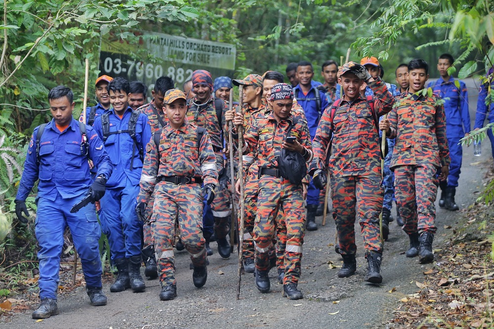Members of a rescue team continue to search for the missing 15-year-old Franco-Irish teenager Nora Anne Quoirin near The Dusun resort in Seremban August 10, 2019. u00e2u20acu201d Picture by Ahmad Zamzahuri