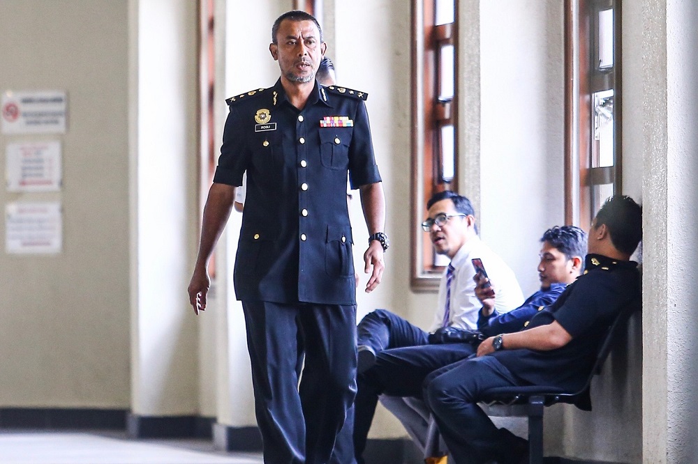 MACC Senior Assistant Commissioner Rosli Hussain is seen at the Kuala Lumpur Court Complex August 13, 2019. u00e2u20acu201d Picture by Hari Anggara
