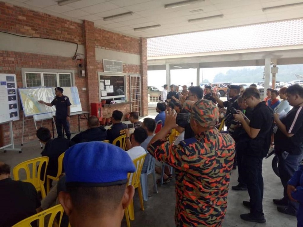 The Malaysian authorities have been conducting an extensive search for two missing Singaporeans, who set off on kayaks with 13 other Singaporeans from a jetty near Mersing on Aug 8, 2019. u00e2u20acu201d Picture courtesy of Malaysian Maritime Enforcement Agency