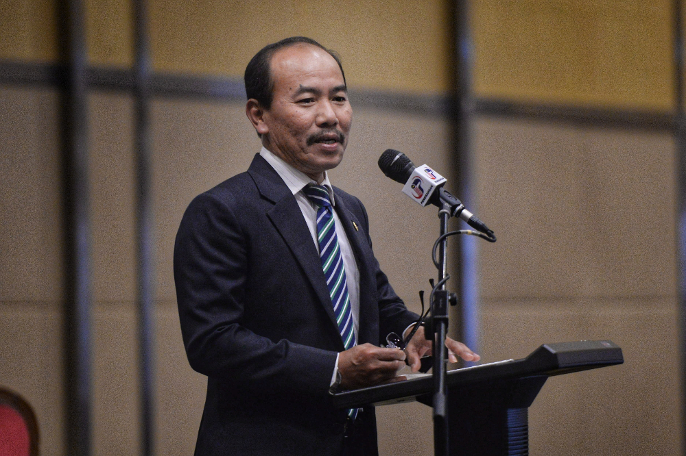 Chief secretary Datuk Seri Dr Ismail Bakar speaks during the meeting of government officers with the Prime Minister Tun Dr Mahathir Mohamad in Putrajaya April 30, 2019. u00e2u20acu201d Picture by Shafwan Zaidon
