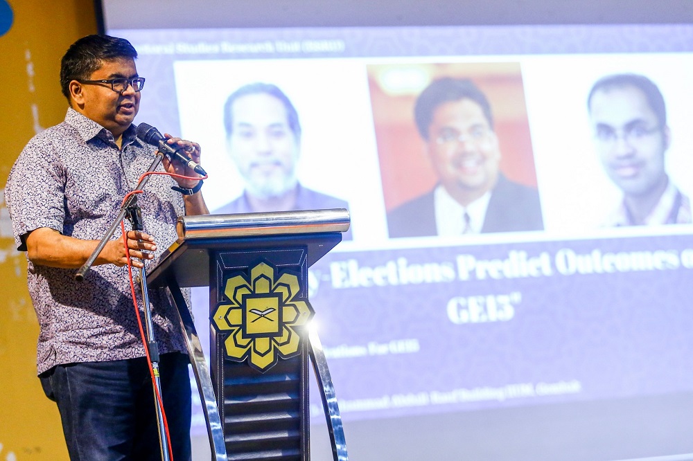 EMIR Researchu00e2u20acu2122s Datuk Wira Rais Hussin Mohamed Ariff speaks at the 14th Election Seminar at the International Islamic University of Malaysia in Gombak August 28, 2019. u00e2u20acu201d Picture by Hari Anggara