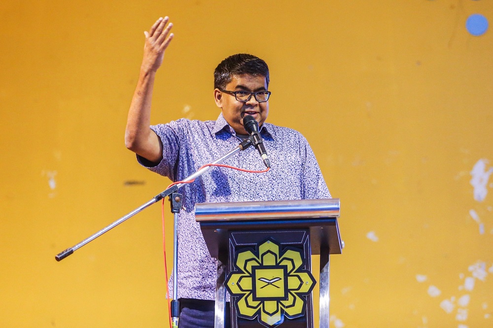 EMIR Researchu00e2u20acu2122s Datuk Wira Rais Hussin Mohamed Ariff speaks at the 14th Election Seminar at the International Islamic University of Malaysia in Gombak August 28, 2019. u00e2u20acu201d Picture by Hari Anggara