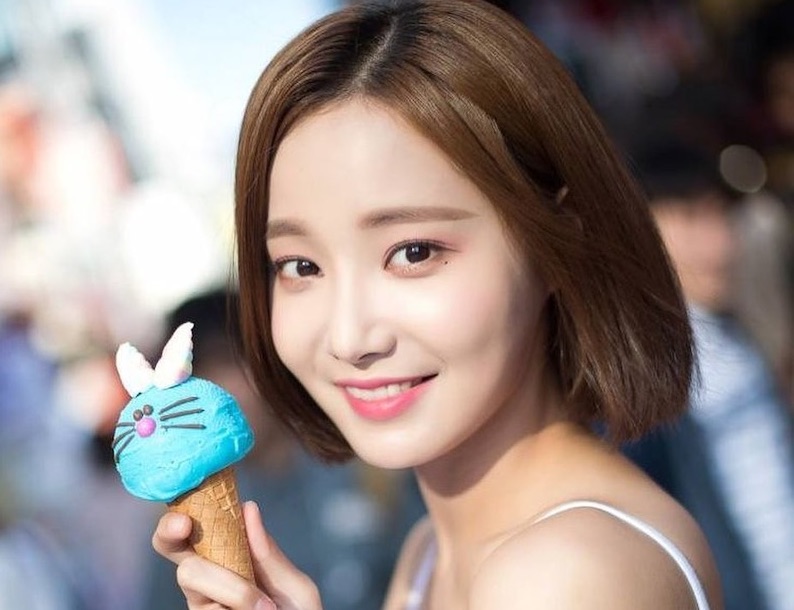 Momoland's Yeonwoo has bounced back after being away for a month due to social anxiety and will be starring in a new series that is set to premiere on Sept 20. u00e2u20acu201d Picture sourced from Instagram/ yeonwoo_momolnd
