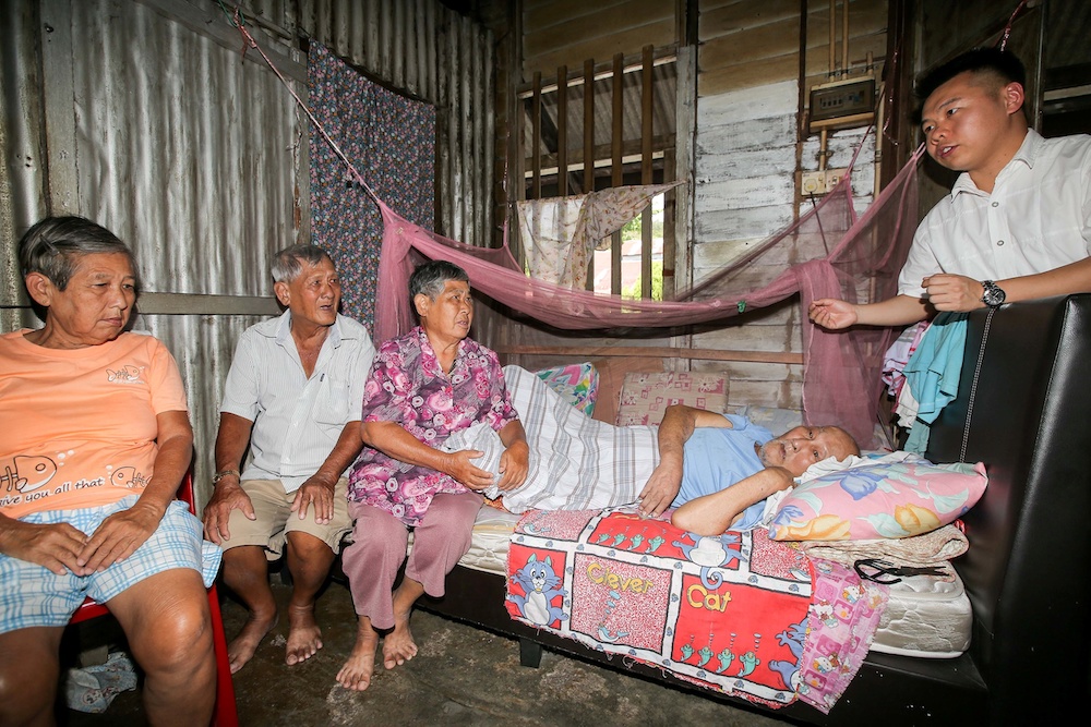 Perak MCA Public Services and Complaints Bureau chief Low Guo Nan called on the public to help ease the siblings’ struggles. — Picture by Farhan Najib