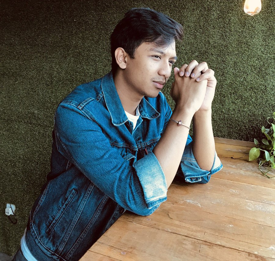 Alif Amir's self-portraits on Twitter earned him a hilarious remark from his lecturer. u00e2u20acu201d Picture via Twitter/amiralifmusic