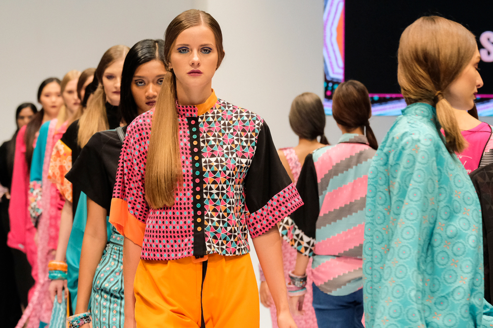  Kotex tied up with local fashion designer Seza Zulkeple to showcase the limited edition product through her batik collection at Kuala Lumpur Fashion Week. — Picture by Miera Zulyana Abdul Rahman