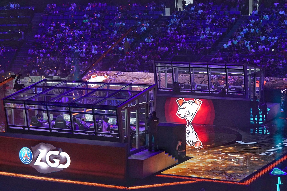 Players (behind glasses) prepare before a match during the International u00e2u20acu02dcDota 2u00e2u20acu2122 Championships in Shanghai August 20, 2019. u00e2u20acu2022 AFP pic          