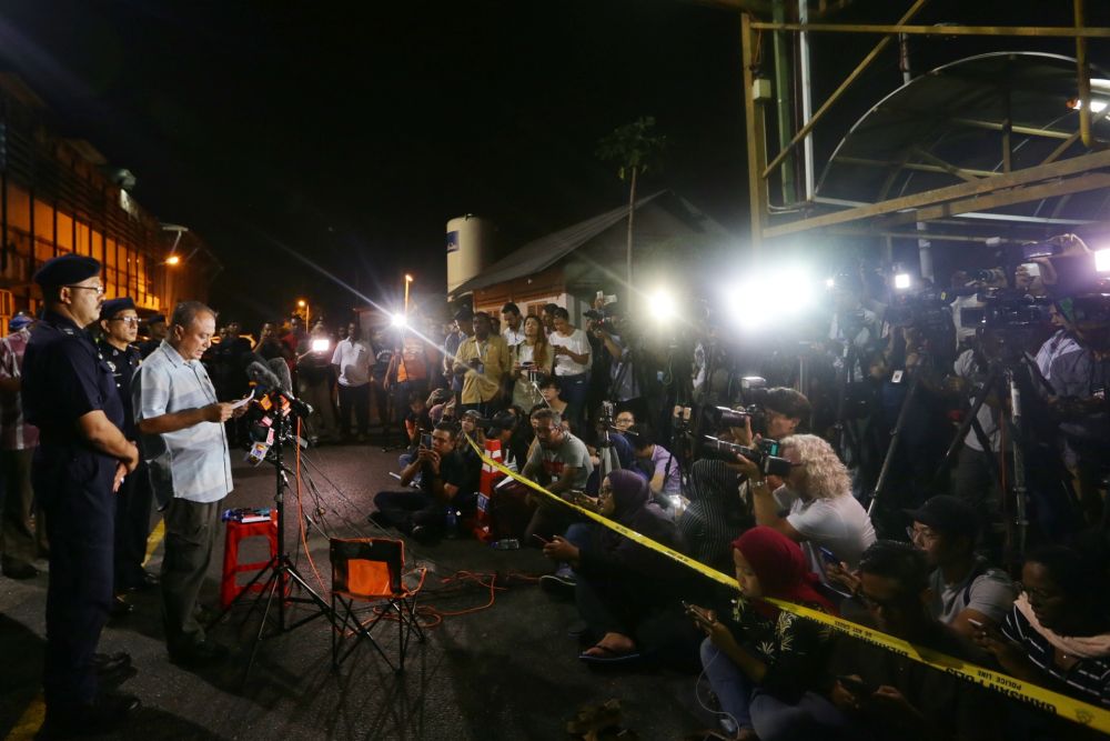 Negri Sembilan Deputy Police Chief Senior Assistant Commissioner Che Zakaria Othman briefs reporters during a media conference at the Tuanku Jau00e2u20acu2122afar Hospital in Seremban August 14, 2019. u00e2u20acu201d Picture by Ahmad Zamzahuri