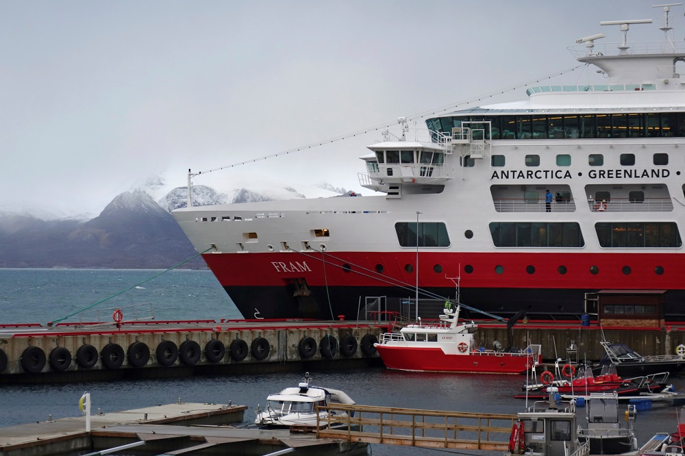 A tourist cruise ship is docked at the port of a research town Ny-Aalesund in the Arctic archipelago of Svalbard, Norway September 21, 2016. u00e2u20acu201d Reuters pic