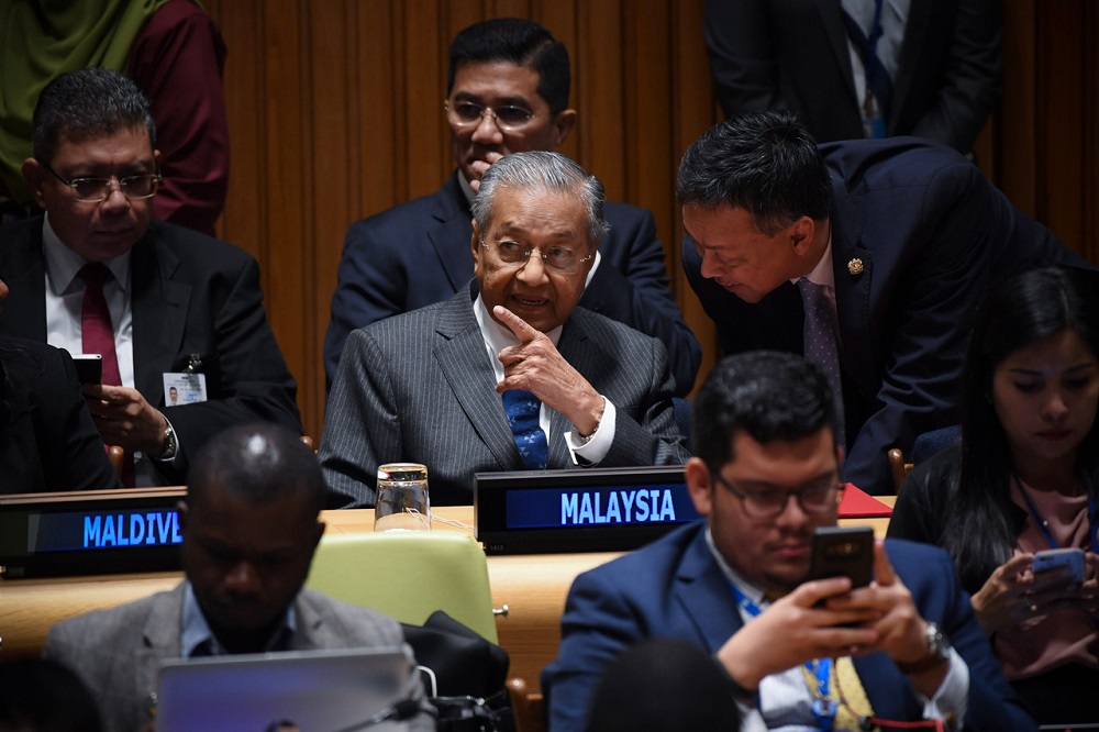 Prime Minister Tun Dr Mahathir Mohamad (center) attending the Sustainable Development Goals Summit - Leaders Dialogue 6 on 'The 2020-2030 Vision', at the United Nations (UN) headquarters in New York September 26, 2019. u00e2u20acu201d Bernama pic