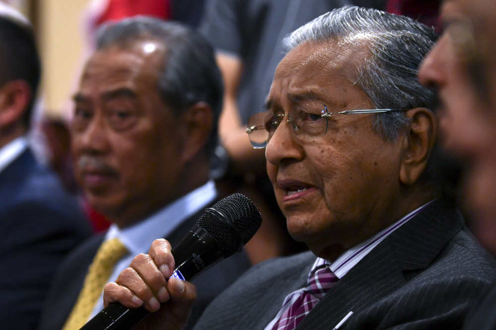 Bersatu chairman Tun Dr Mahathir Mohamad speaks to the media after chairing the partyu00e2u20acu2122s central leadership meeting at the Perdana Leadership Foundation in Putrajaya August 29, 2019. u00e2u20acu201d Bernama pic     