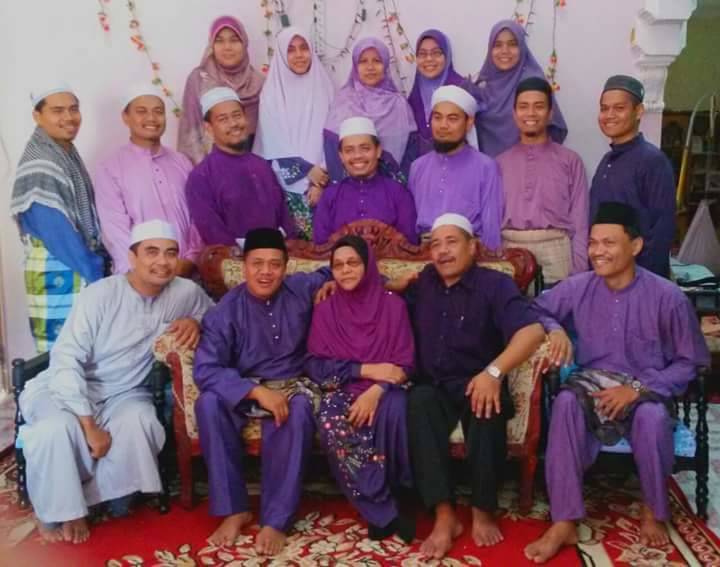 Throughout his entire childhood, Mohd Yazid said his mum was a pillar of strength who never ‘admitted defeat’ while bringing up her kids. — Picture from Facebook/Mohd Yazid Ismail