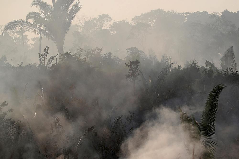 Smoke billows during a fire in an area of the Amazon rainforest near Humaita, Amazonas State, Brazil August 14, 2019. u00e2u20acu201d Reuters pic