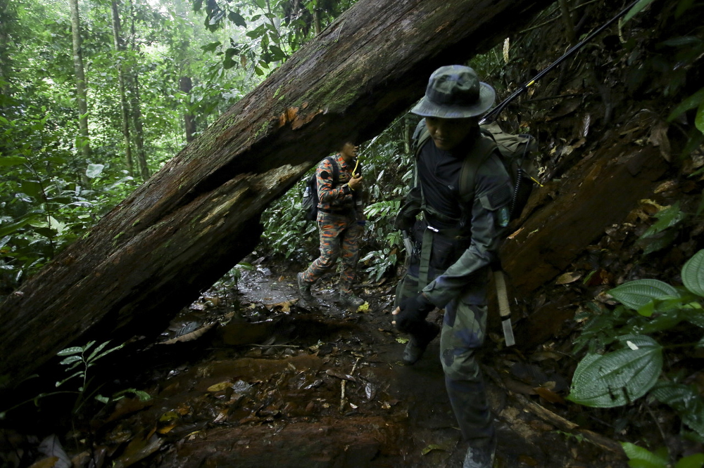 Search and rescue team members looking for Irish teen Nora Anne Quoirin at Gunung Berembun August 12, 2019. — Bernama pic