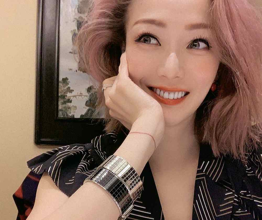 Cantopop diva Sammi Cheng celebrates her pre-47th birthday with close friends while hubby Andy Hui is nowhere to be found. u00e2u20acu201d Courtesy of Instagram/sammi_chengsauman