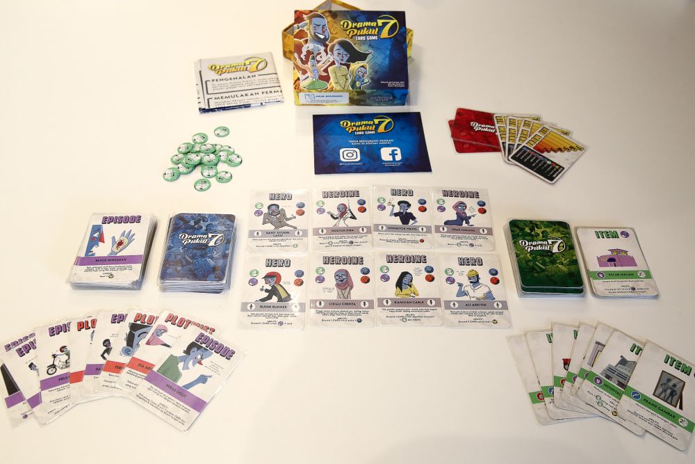 Drama Pukul 7’ allows a maximum of six players, with each player portraying a different character in a soap opera as they vie to become the sole star. — Picture by Yusof Mat Isa