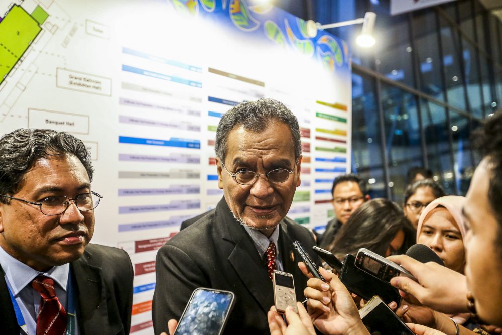 Health Minister Datuk Seri Dzulkefly Ahmad speaks to reporters during a press conference in Kuala Lumpur August 7, 2019. u00e2u20acu201d Picture by Firdaus Latif