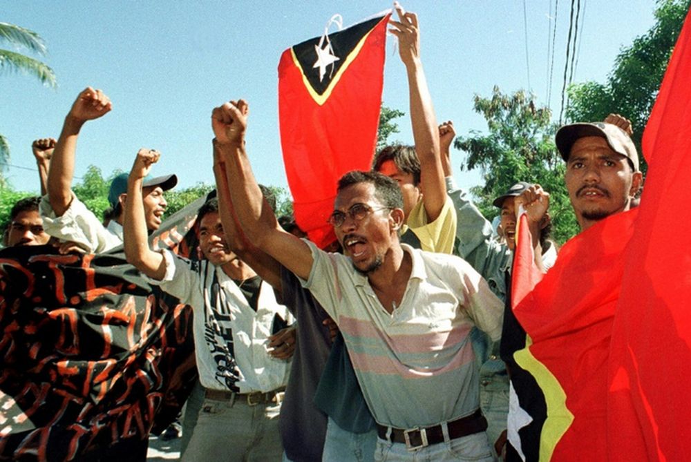 File picture shows pro-independence students demonstrating in Dili in May 1999, one day before the United Nations agreed to supervise a vote on the territoryu00e2u20acu2122s future. u00e2u20acu201d AFP pic