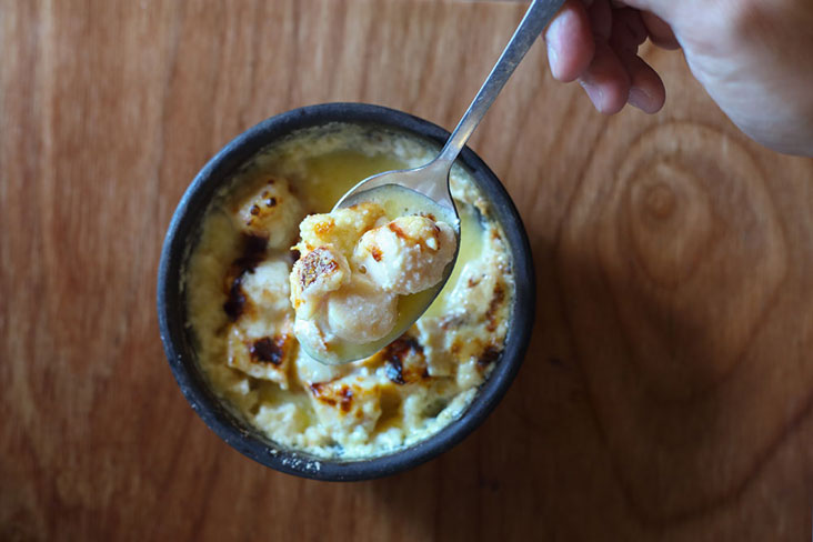 Hot and cheesy 'Ostiones a la Parmesana' (Parmesan scallops).