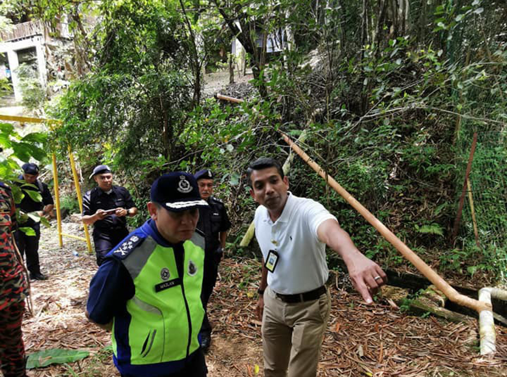 International relations IGP Secretariat Office ACP Nik Ezanee Mohd Faisal (right) shows Deputy Inspector-General of Police Datuk Mazlan Mansor around The Dusun resort August 11, 2019. u00e2u20acu201d Picture courtesy of Royal Malaysian Police