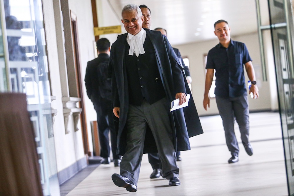 Attorney General Tommy Thomas arrives at the Kuala Lumpur Courts Complex August 27, 2019. u00e2u20acu201d Picture by Hari Anggara