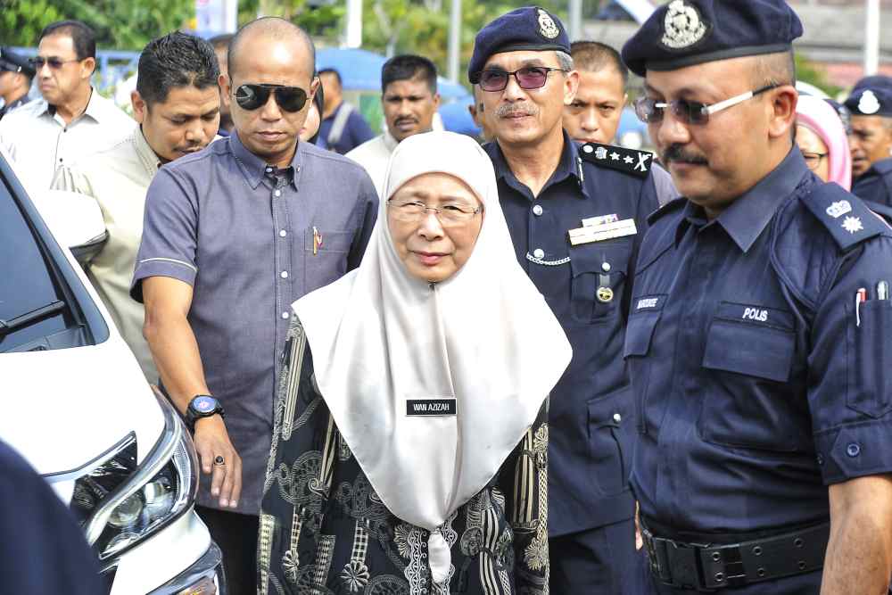 Deputy Prime Minister Datuk Seri Dr Wan Azizah Wan Ismail arrives at the Pantai police station in Seremban August 16, 2019. u00e2u20acu2022 Picture by Shafwan Zaidon