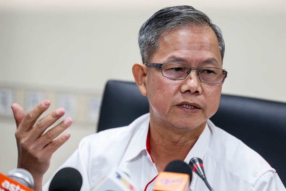 Deputy Health Minister Dr Lee Boon Chye speaks to the press about the recent tuberculosis case at Penang General Hospital, September 17, 2019. u00e2u20acu201d Picture by Sayuti Zainudin 