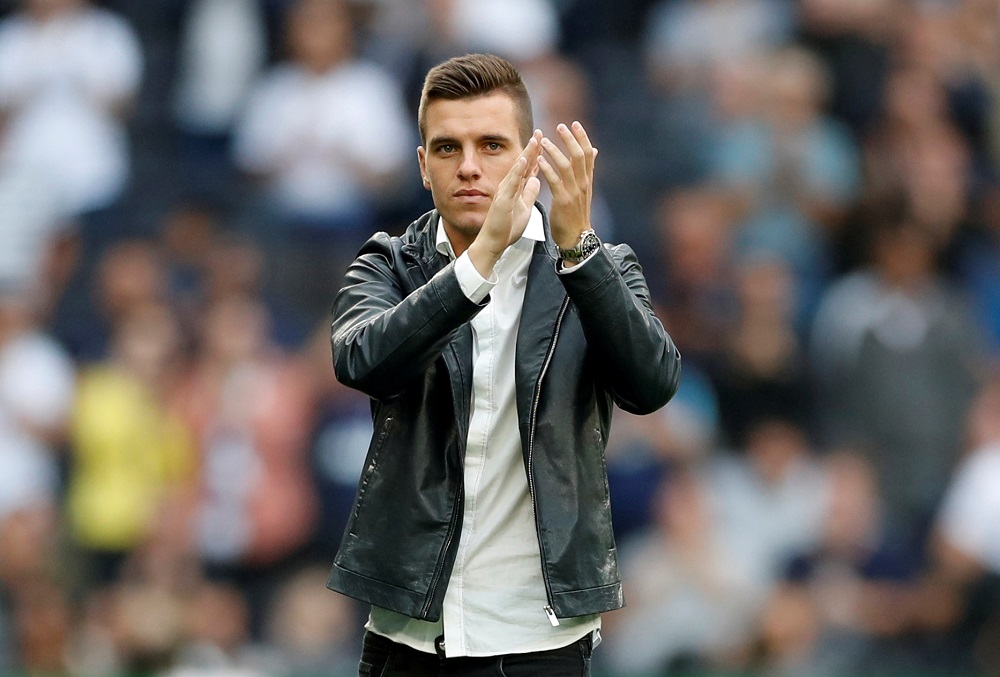 Tottenham Hotspur's new signing Giovani Lo Celso is presented before the match against Aston Villa in London August 10, 2019. u00e2u20acu201d Action Images via Reuters
