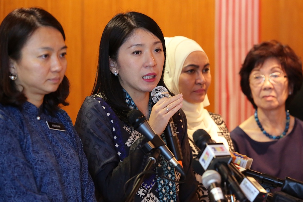 Hannah Yeoh and Yeo Bee Yin attend a press conference on an electricity discount for Taman Asuhan Kanak-Kanak (TASKA) in Putrajaya September 26, 2019. u00e2u20acu201d Picture by Choo Choy May