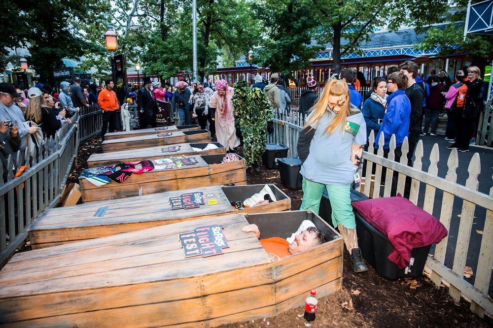 When Six Flags launched its coffin competition last year for the first time, more than 25,000 signed up to the challenge, which required participants to u00e2u20acu02dcplay deadu00e2u20acu2122 for 30 hours in a coffin. u00e2u20acu201d Picture courtesy of Six Flags/Business Wire
