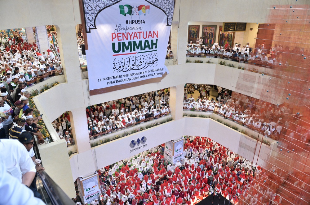 PAS and Umno supporters attend the Himpunan Penyatuan Ummah at Putra World Trade Centre in Kuala Lumpur September 14, 2019. u00e2u20acu201d Picture by Miera Zulyana