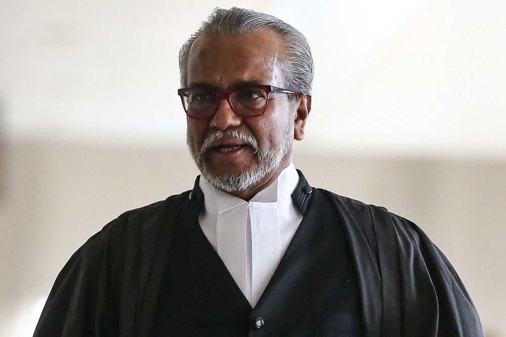 Lawyer Tan Sri Muhammad Shafee Abdullah at the Kuala Lumpur Courts Complex September 18, 2019. — Picture by Yusof Mat Isa