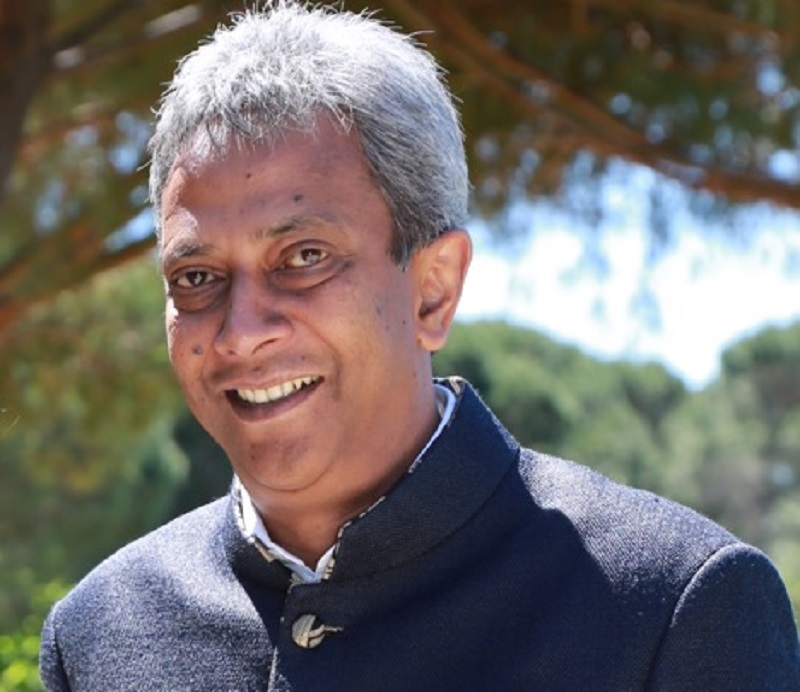 Former Malay Mail and New Straits Times journalist Fabian Dawson added another feather to his cap as he was named the first-ever Asian recipient of Canadau00e2u20acu2122s top journalism award. u00e2u20acu201d Picture courtesy of Fabian Dawson