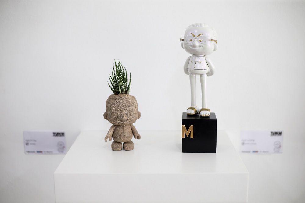 Every single one of the figurines is different; some drew inspiration from comics, others from street art and even classical art which shows how diverse the collaborators are.