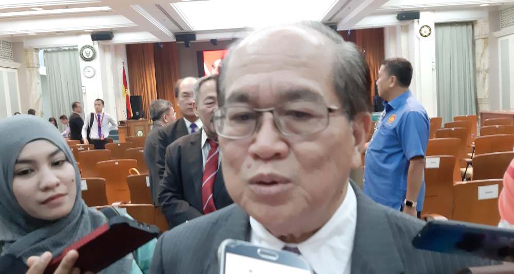 Deputy Chief Minister Datuk Amar Douglas Uggah says having two chiefs in one longhouse has never happened before, September 18, 2019. u00e2u20acu2022 Picture by Sulok Tawie