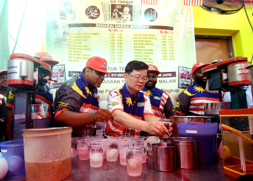 Penang Chief Minister Chow Kon Yeow makes Ais Tingkap in George Town September 2, 2019. u00e2u20acu201d Bernama pic