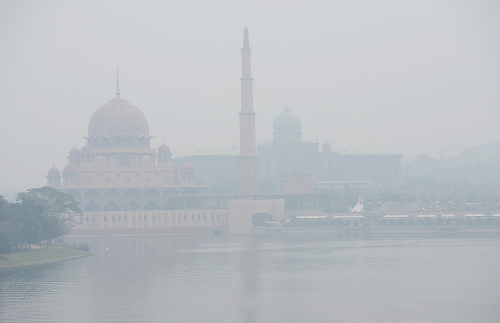 A general view of Putrajaya shrouded in haze September 16, 2019. u00e2u20acu201d Bernama pic