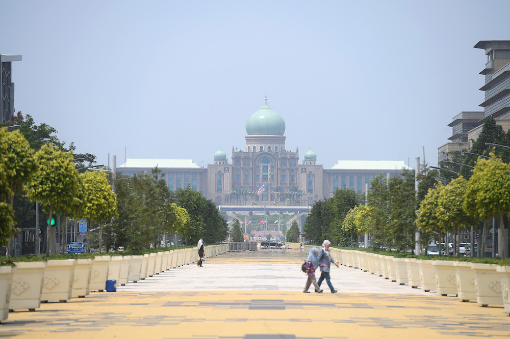 Blue skies are seen above the Prime Ministeru00e2u20acu2122s Office in Putrajaya September 24, 2019. u00e2u20acu201d Bernama pic