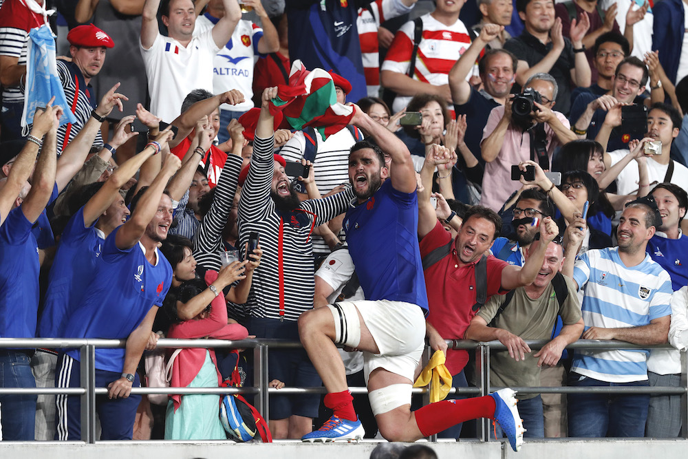 Franceu00e2u20acu2122s Charles Ollivon celebrates with fans after the match against Argentina at the Tokyo Stadium in Tokyo, September 21, 2019. u00e2u20acu201d Reuters picnnn