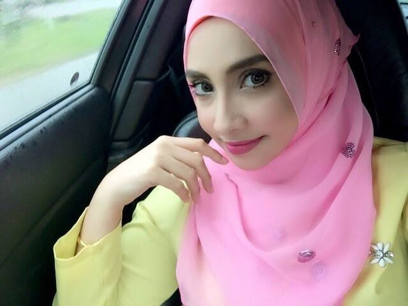 Pelakon Lufya Omar mendakwa beliau tidak tahu-menahu lafaz cerai melalui WhatsApp yang didakwa bekas suaminya.  u00e2u20acu201d Foto ihsan Facebook/Lufya Luvya