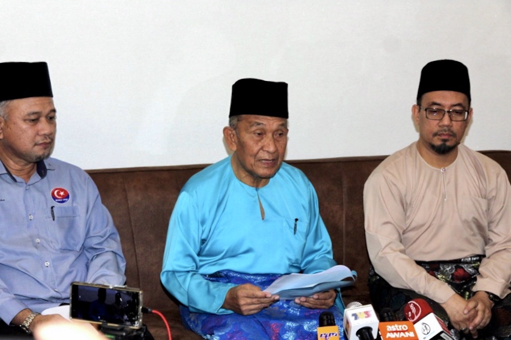 Johor Islamic Affairs, Agriculture and Rural Development Committee chairman Tosrin Jarvanthi (centre) said the raid was u00e2u20acu02dcconducted according to SOP and there was no brutality involvedu00e2u20acu2122. u00e2u20acu201d Picture by Ben Tan