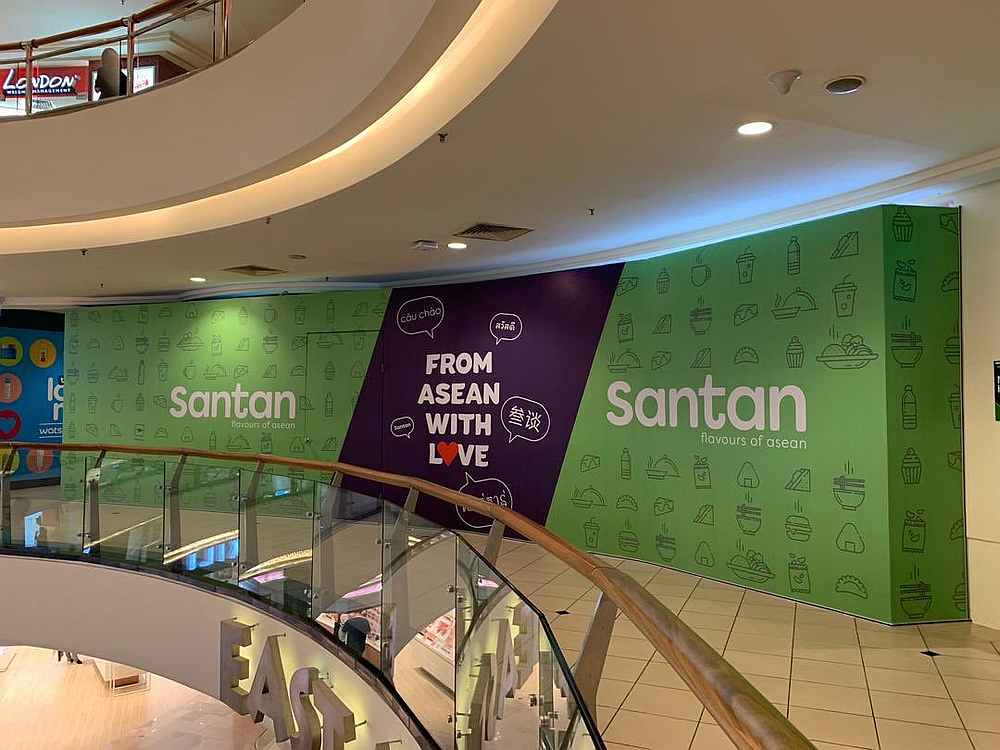 Looks like Malaysians will soon be able to savour their favourite AirAsia inflight meals without needing to hop on a plane. u00e2u20acu201d Picture from Twitter/tonyfernandes