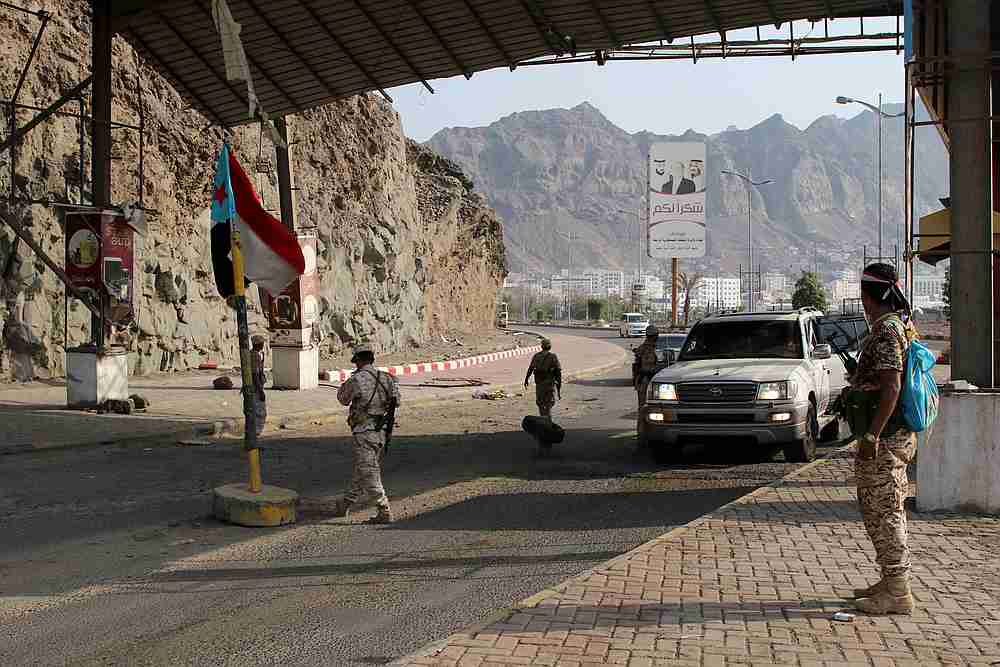 Southern Yemeni separatists guard a checkpoint in Aden, Yemen August 31, 2019. u00e2u20acu201d Reuters pic