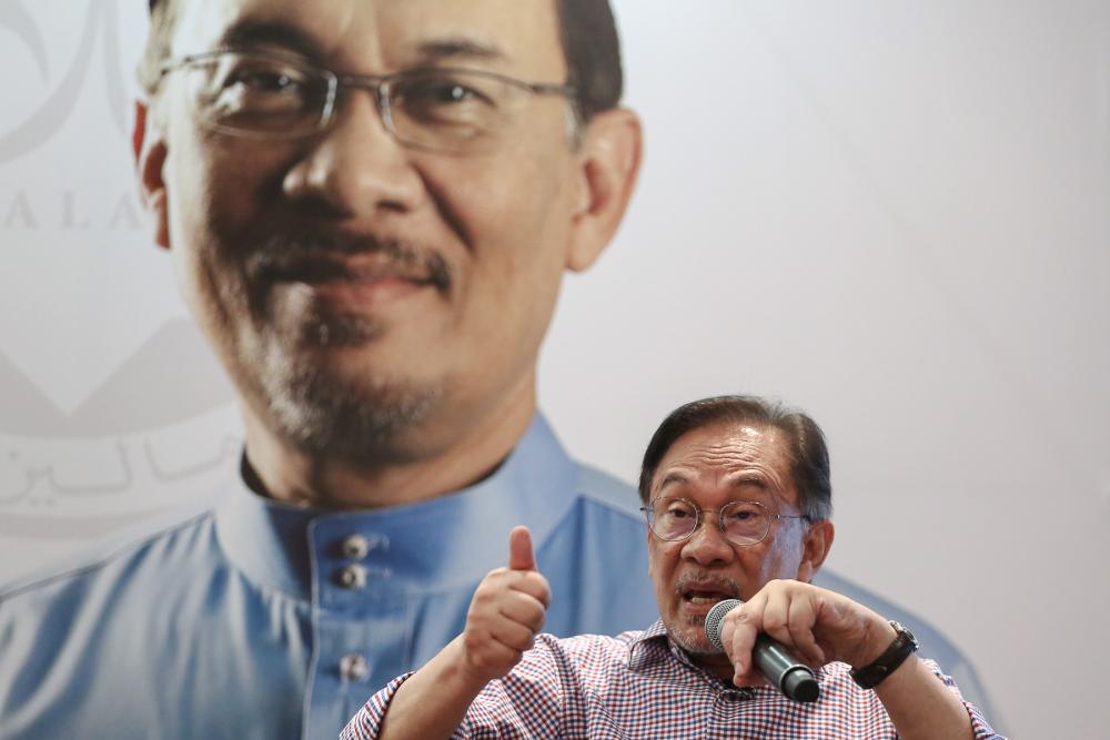 Datuk Seri Anwar Ibrahim speaks during a dialogue session at the 2019 Jakim Halfest in Seri Kembangan  September 8, 2019. u00e2u20acu2022 Picture by Yusof Mat Isa