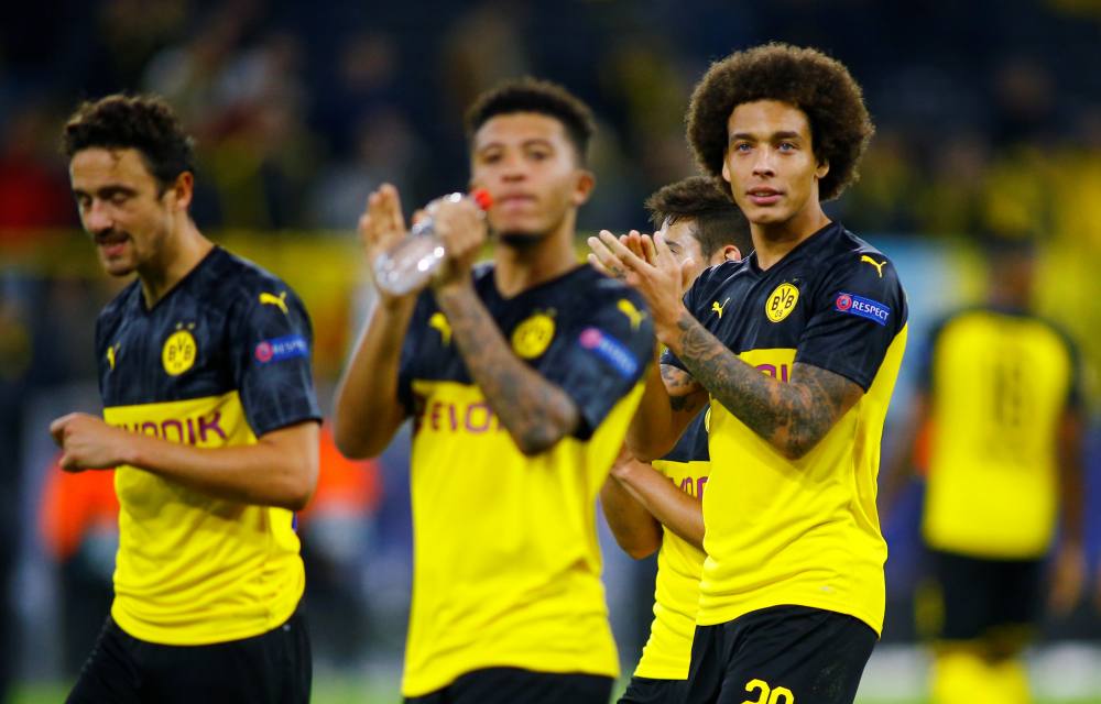 Borussia Dortmund's Axel Witsel and teammates applaud the fans after the match, September 18, 2019. u00e2u20acu2022 Reuters pic