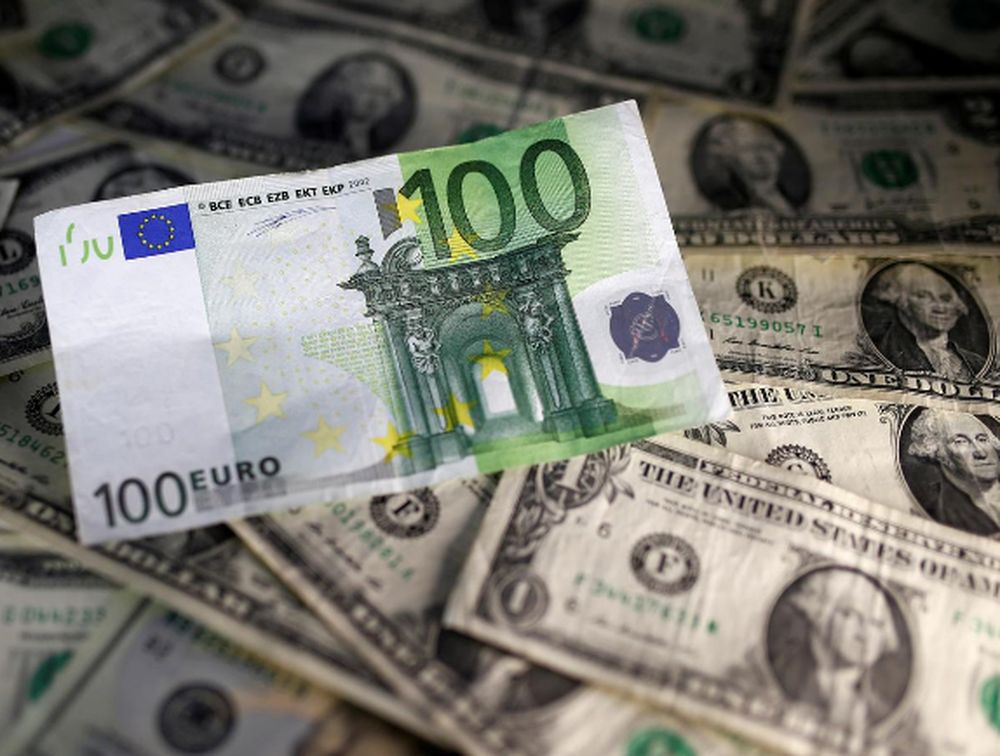 US dollar and Euro notes are seen in this November 7, 2016 picture illustration. u00e2u20acu201d Reuters pic