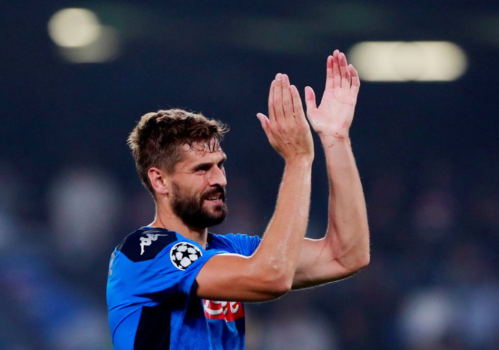 Napoli's Fernando Llorente applauds fans after the match, September 18, 2019. u00e2u20acu2022 Reuters pic